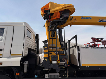 Бортовой КАМАЗ 65117 с КМУ XCMG SQS 250-5_5